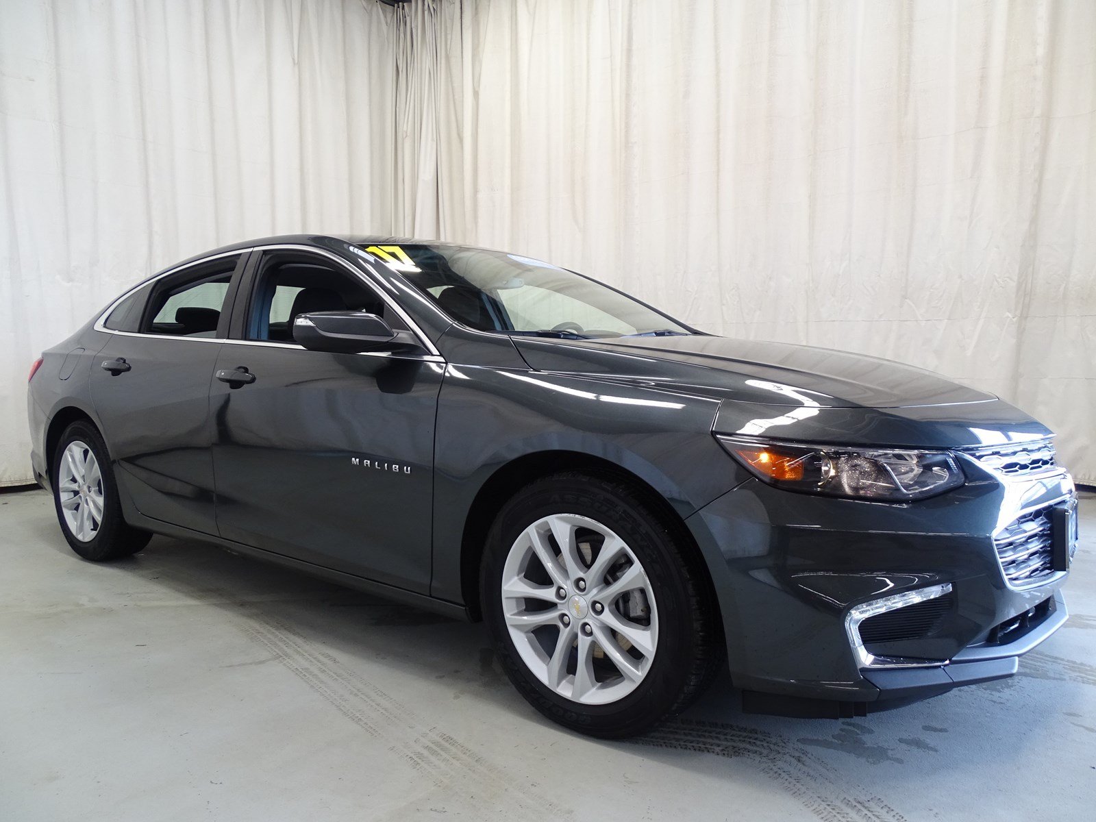 Pre-Owned 2017 Chevrolet Malibu LT FWD 4dr Car